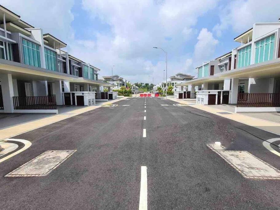 Luxury 2-Storey Terrace House Near Ioi City Mall Putrajaya Exteriör bild
